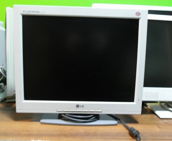 Monitor 15" LG L1515S matowy używany serwis monitoring SPRAWNY