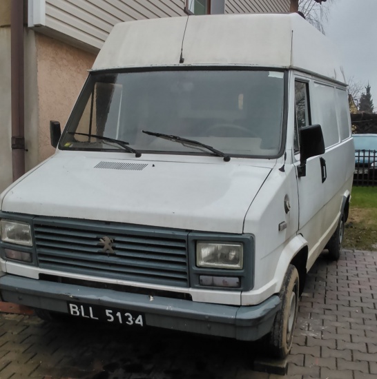 Peugeot J5 blaszak wusoki któtki -280L / 2500 cm /74KW DIESEL